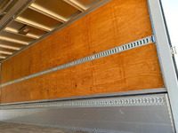 UDトラックスコンドルアルミウイング増トン（6t・8t）[写真15]