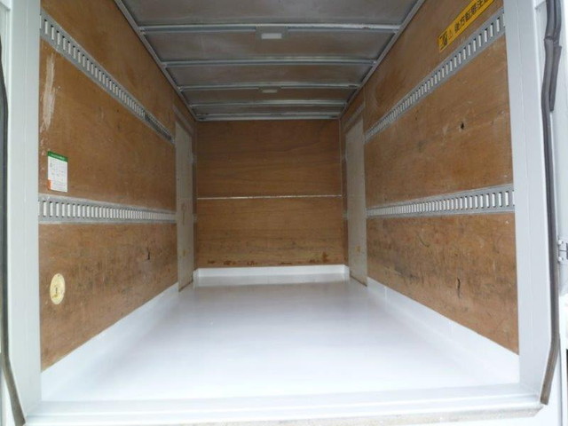 いすゞエルフアルミバン小型（2t・3t）[写真10]