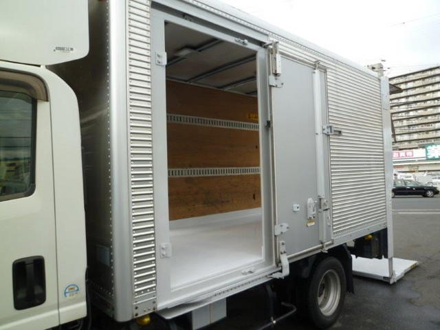 いすゞエルフアルミバン小型（2t・3t）[写真14]