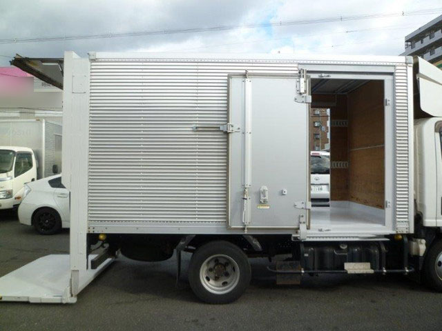 いすゞエルフアルミバン小型（2t・3t）[写真16]