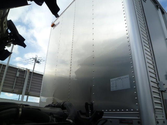 いすゞエルフアルミバン小型（2t・3t）[写真18]