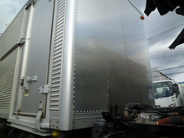 いすゞエルフアルミバン小型（2t・3t）[写真19]