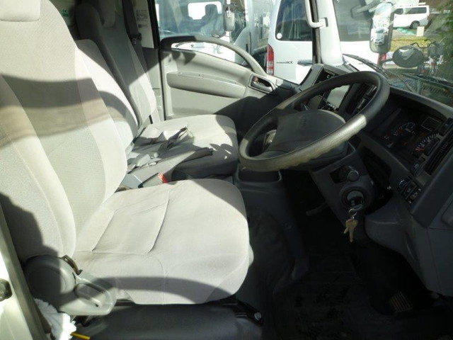 いすゞエルフアルミバン小型（2t・3t）[写真29]