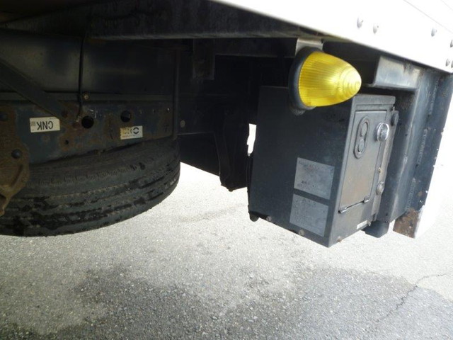 いすゞエルフアルミバン小型（2t・3t）[写真36]