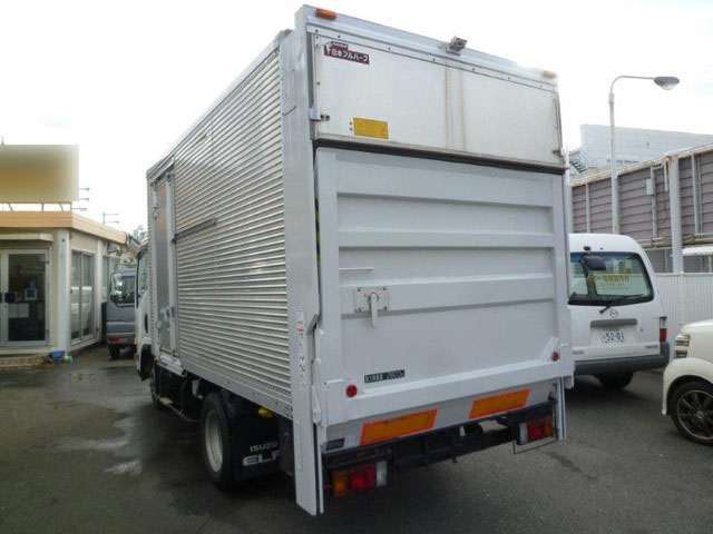 いすゞエルフアルミバン小型（2t・3t）[写真04]