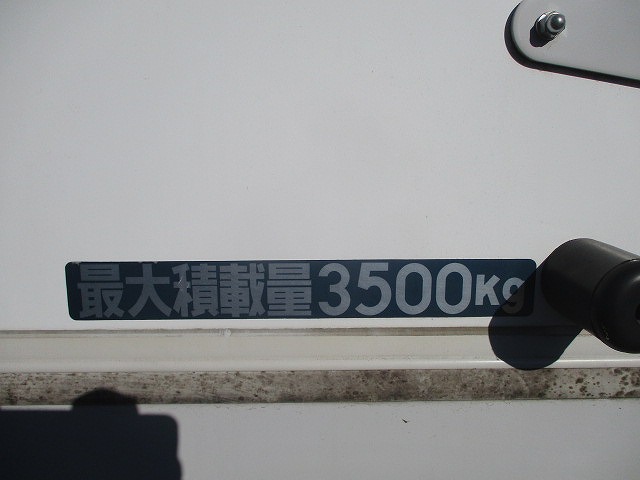 三菱ふそうキャンターアルミウイング小型（2t・3t）[写真18]