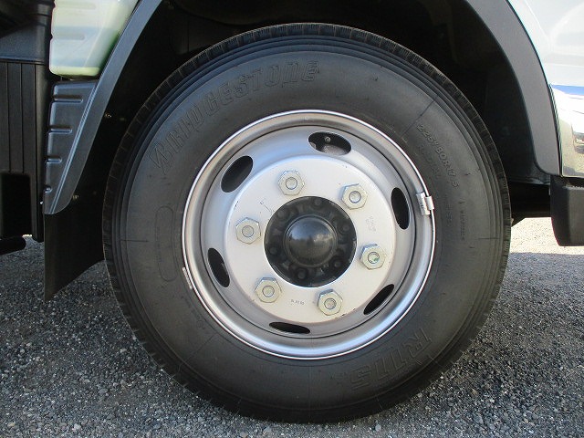 三菱ふそうキャンターアルミウイング小型（2t・3t）[写真22]