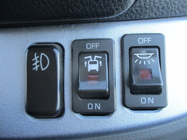 三菱ふそうキャンターアルミウイング小型（2t・3t）[写真38]