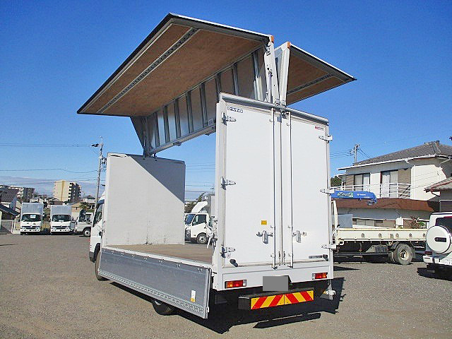 三菱ふそうキャンターアルミウイング小型（2t・3t）[写真09]
