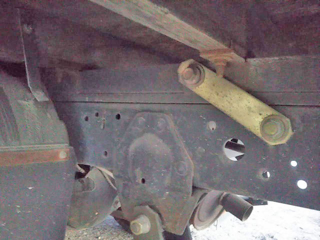 いすゞエルフ平ボディ小型（2t・3t）[写真10]