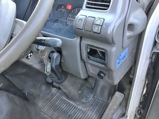 いすゞエルフダブルキャブ（Wキャブ）小型（2t・3t）[写真24]