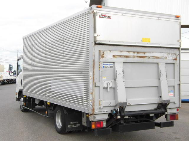 いすゞエルフアルミバン小型（2t・3t）[写真04]