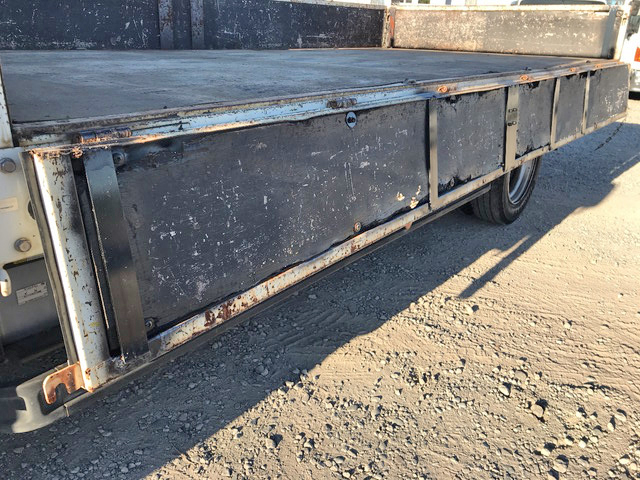 三菱ふそうキャンター平ボディ小型（2t・3t）[写真14]