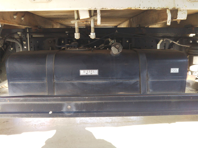 三菱ふそうキャンター平ボディ小型（2t・3t）[写真18]