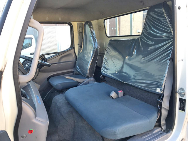 三菱ふそうキャンター平ボディ小型（2t・3t）[写真31]