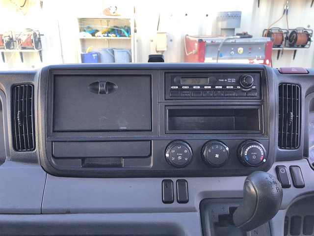 三菱ふそうキャンター平ボディ小型（2t・3t）[写真35]