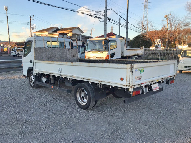 三菱ふそうキャンター平ボディ小型（2t・3t）[写真04]