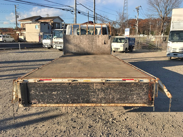 三菱ふそうキャンター平ボディ小型（2t・3t）[写真09]