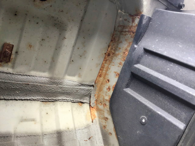 三菱ふそうファイターアルミブロック中型（4t）[写真20]