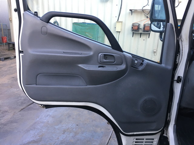 日野デュトロ平ボディ小型（2t・3t）[写真22]