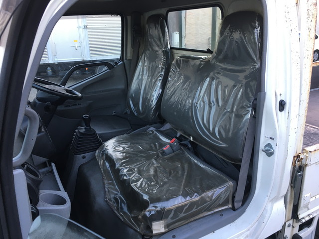 日野デュトロ平ボディ小型（2t・3t）[写真24]