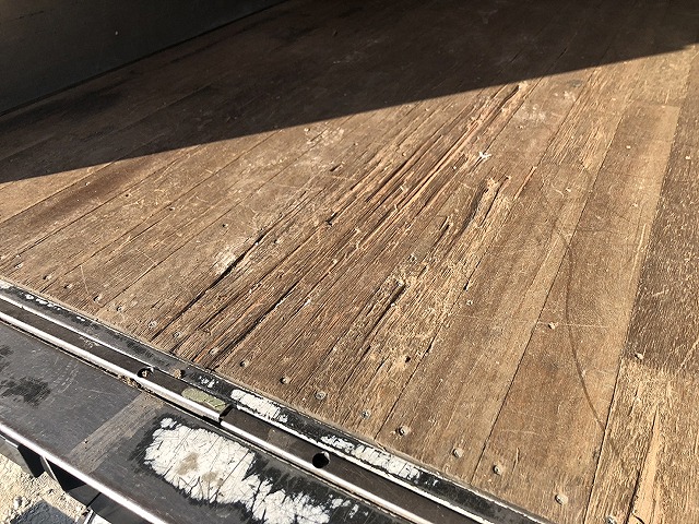 三菱ふそうキャンターアルミバン小型（2t・3t）[写真19]