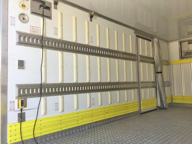 三菱ふそうキャンター冷凍車（冷蔵車）小型（2t・3t）[写真12]