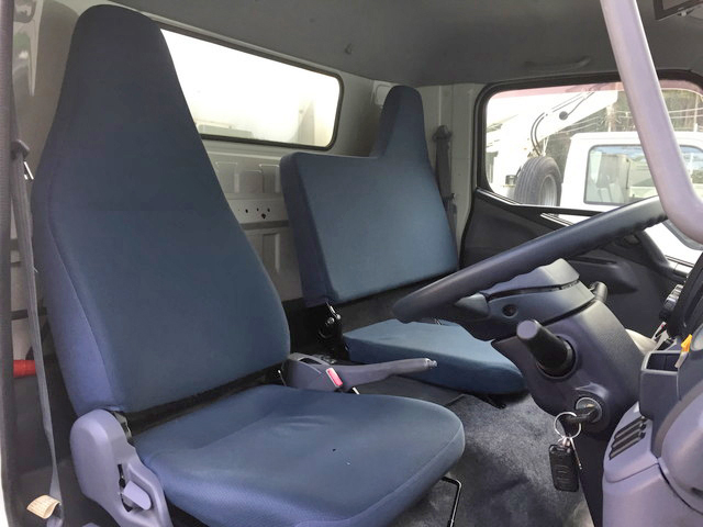 三菱ふそうキャンター冷凍車（冷蔵車）小型（2t・3t）[写真34]