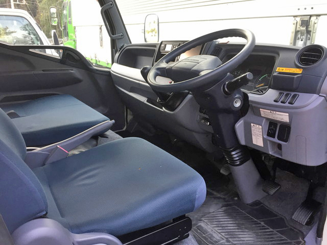 三菱ふそうキャンター冷凍車（冷蔵車）小型（2t・3t）[写真35]