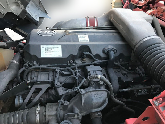 UDトラックスクオントレーラーヘッド（トラクターヘッド）大型（10t）[写真15]