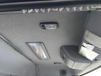 UDトラックスクオントレーラーヘッド（トラクターヘッド）大型（10t）[写真18]