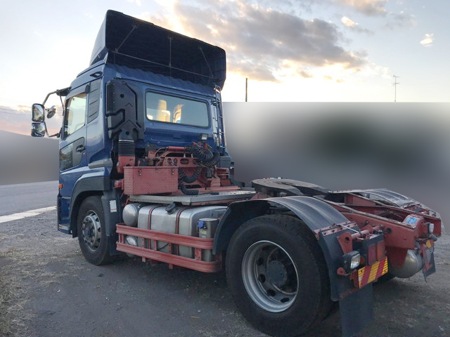 UDトラックスクオントレーラーヘッド（トラクターヘッド）大型（10t）[写真02]