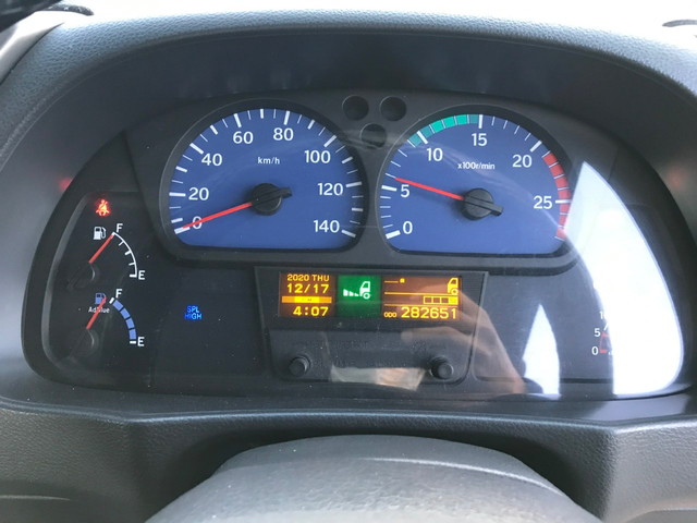 UDトラックスクオントレーラーヘッド（トラクターヘッド）大型（10t）[写真22]