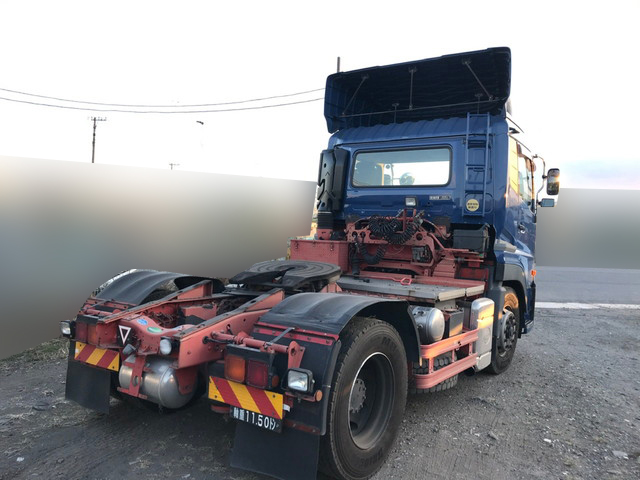 UDトラックスクオントレーラーヘッド（トラクターヘッド）大型（10t）[写真04]