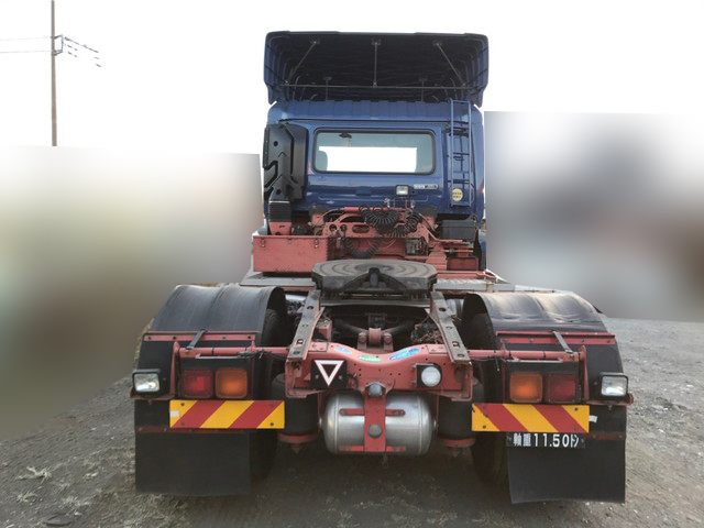UDトラックスクオントレーラーヘッド（トラクターヘッド）大型（10t）[写真07]