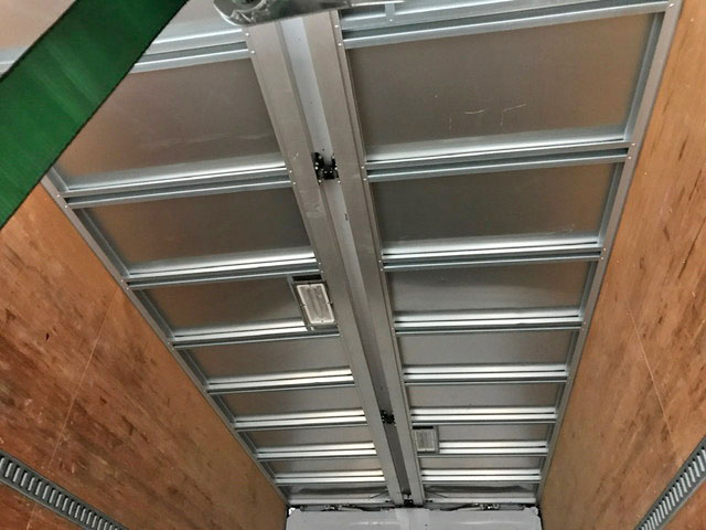 日野レンジャーアルミウイング中型（4t）[写真11]