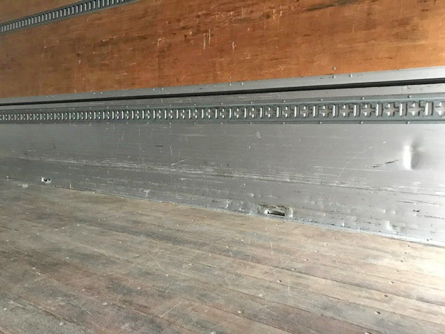 日野レンジャーアルミウイング中型（4t）[写真13]