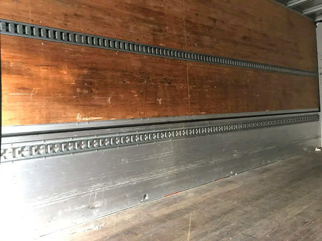 日野レンジャーアルミウイング中型（4t）[写真09]