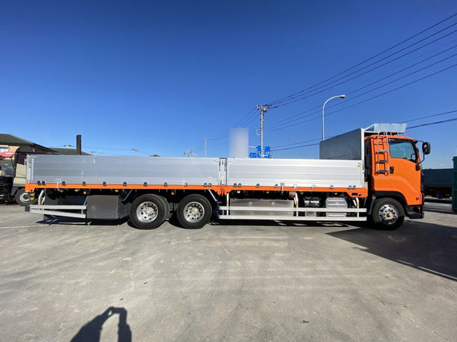 いすゞギガアルミブロック大型（10t）[写真08]