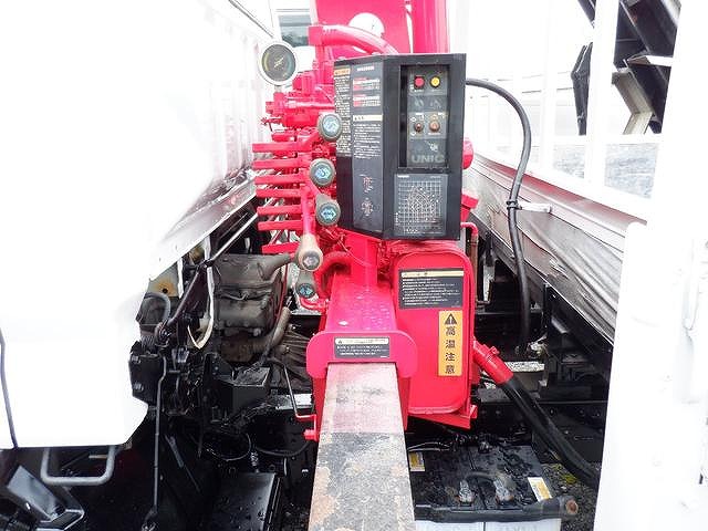 三菱ふそうキャンタークレーン3段小型（2t・3t）[写真13]