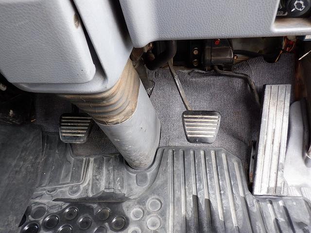 三菱ふそうキャンタークレーン3段小型（2t・3t）[写真22]