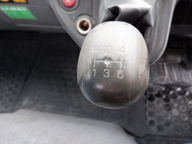 三菱ふそうキャンタークレーン3段小型（2t・3t）[写真23]