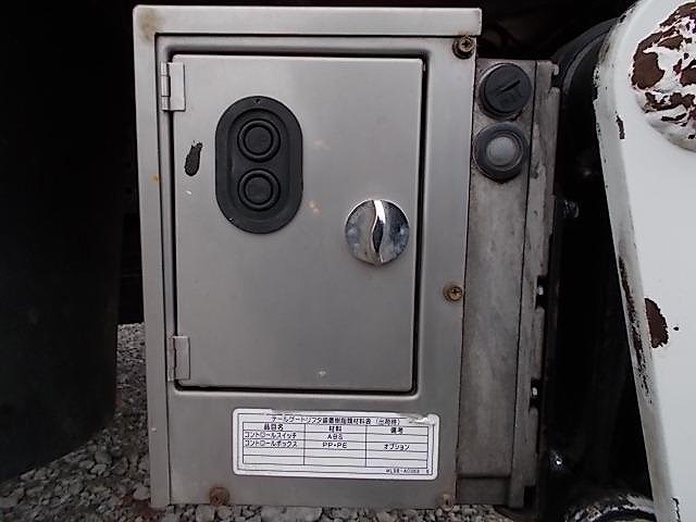 三菱ふそうキャンターダブルキャブ（Wキャブ）小型（2t・3t）[写真17]