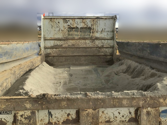 三菱ふそうファイターダンプ中型（4t）[写真08]