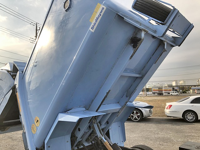 三菱ふそうキャンターパッカー車（塵芥車）小型（2t・3t）[写真18]