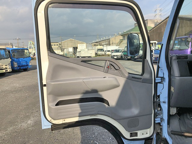 三菱ふそうキャンターパッカー車（塵芥車）小型（2t・3t）[写真34]