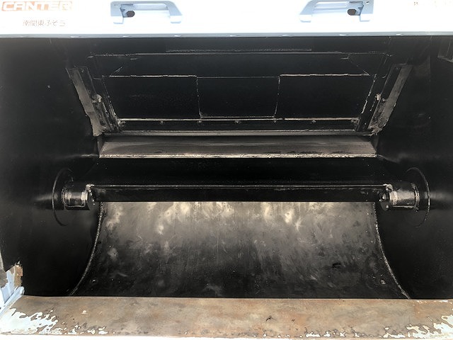 三菱ふそうキャンターパッカー車（塵芥車）小型（2t・3t）[写真06]