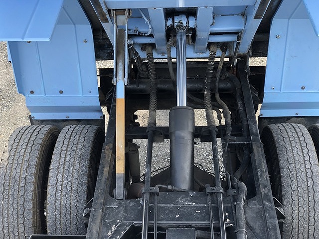 三菱ふそうキャンターパッカー車（塵芥車）小型（2t・3t）[写真09]