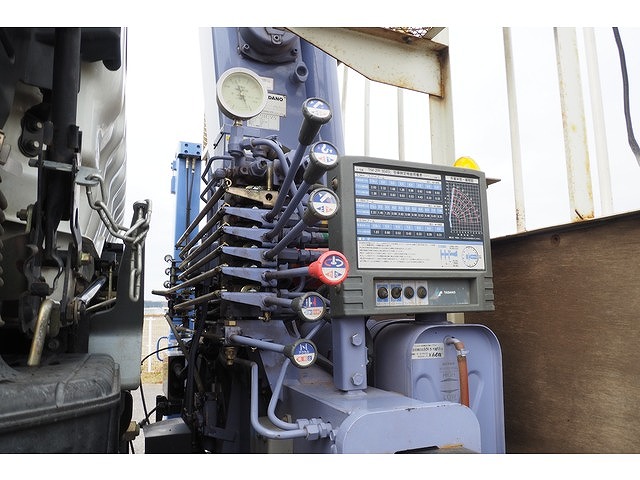 三菱ふそうファイターセルフクレーン4段中型（4t）[写真23]