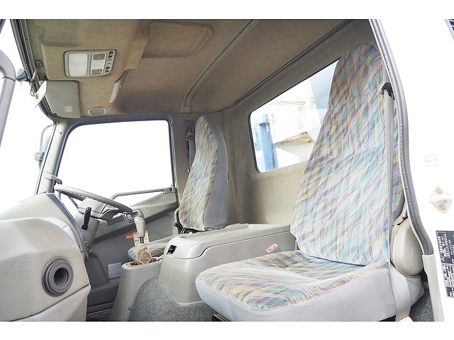 三菱ふそうファイターセルフクレーン4段中型（4t）[写真32]